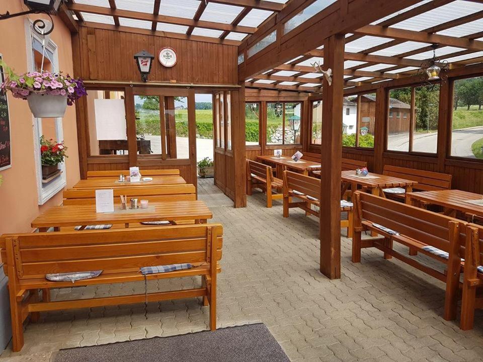 Gasthaus Kloibhofer Neukirchen bei Lambach Εξωτερικό φωτογραφία